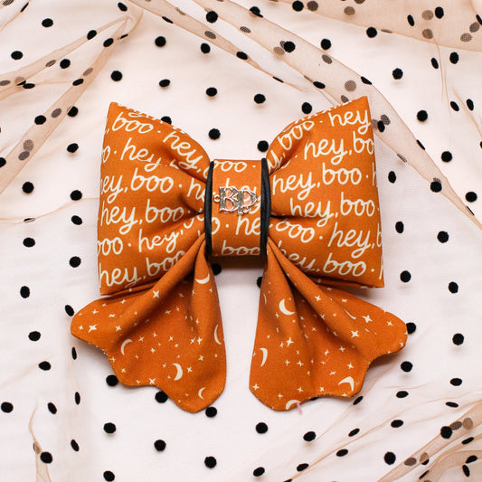 Hey Boo Halloween bow tie for pets dogs and cats. Scallop design with black satin piping trim for luxury elevated pet fashion. Bop Pop Pets puffy bow tie or sailor bows for premium handmade bows.