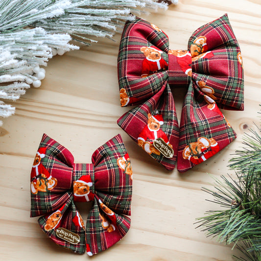 Our Beary Christmas Sailor Bows are puffy bows. All handmade and comes in two sizes, small and large. Both have the cutest tails which makes this bow so unBEARably festive for the Pawlidays!