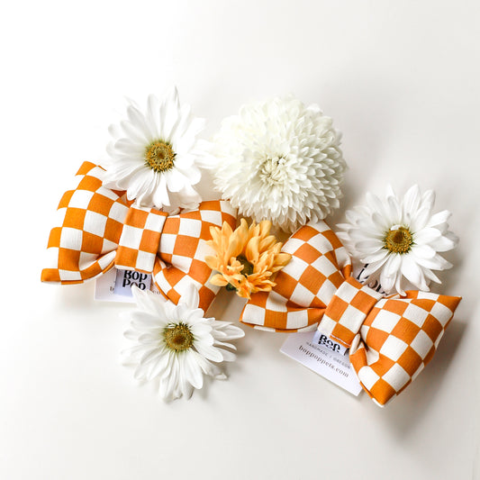 Cutest dog collar bow tie for everyday. Mustard Yellow Checkerboard dog cat bow tie structured puffy Bow yellow white organic cotton linen canvas pet accessory premium handmade. Yellow bow tie for dogs cats pets. puffy Bow yellow organic cotton linen canvas pet accessory premium handmade made in usa