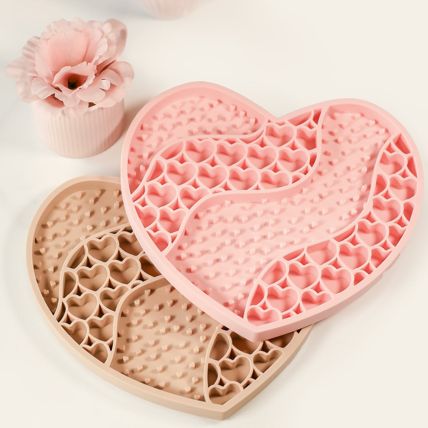 Deluxe Lick Mat Hearts | PASTEL PINK