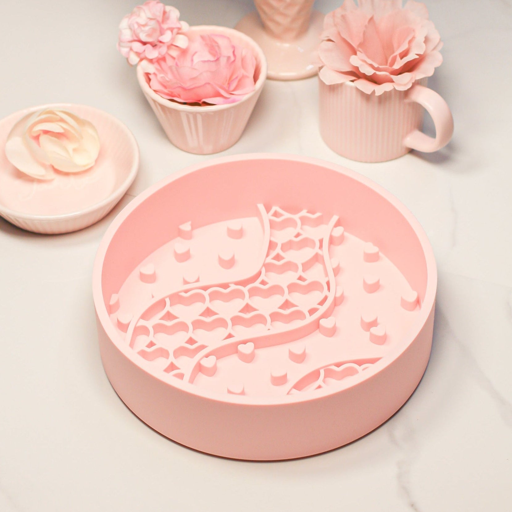 slow feed dog bowl hearts in silicone non-toxic for pets. Bop Pop Pets pet bowls in pastel pink color